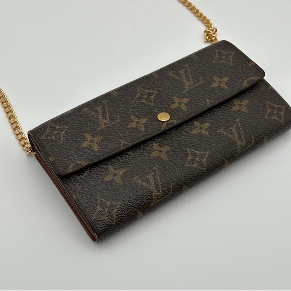 Authentic LV monogram Crossbody wallet - Picture 2 of 13